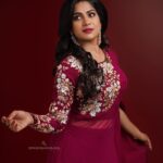 Swasika Instagram – Swasika Wearing Designer salwar with two in one angel sleeve and flower embroidery sleeve in georgette chiffon by @swayamvarasilksindia
.
Muse : @swasikavj
Photography: @director_aniesh_upaasana
In association with @redfmmalayalam 
Makeup: @vijilsmakeover
@neethu_makeupartist 
Styling : @leirakuncysiby 
Jewellery: @silver_andsalt 
.
#swayamvarasilks #reels #swasika #swasikavj #malayalamactress #swasikavijay #latest #reel #malayalamactor #makeover #reelkarofeelkaro #reelitfeelit #celebreels #reelsofinstagram #dance #trending #lehenga #ootd #salwar #sleeve