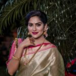 Swasika Instagram - Happy Mahanavami 🪔 Styling @jaffarimaam Makeup @abilashchickumakeupartist Outfit @elite____threads Jewellery @parakkatt_jewels Photo: @abindhu_photography Assisted : @jabirr_jabi @prajithcpwayanad #mahanavami #swasika #swasikavijay #swasikactress #durgapooja