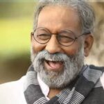 Swasika Instagram - ആദരാഞ്ജലികൾ വേണു ചേട്ടാ 🙏 ഒരു മികച്ച ഇതിഹാസ നടൻ എന്നതിലുപരി ഒരു നല്ല വ്യ്കിതിത്വത്തിന്റെ ഉടമ കൂടി ആയിരുന്നു. ഈ വേർപാട് മലയാള സിനിമയ്ക് തീരാ നഷ്ടം തന്നെയാണ് .പരിചയപ്പെടാനും സംസാരിക്കാനും കൂടെ അഭിനയിക്കാനും സാധിച്ചത് ഒരു ജന്മ പുണ്യമായി കരുതുന്നു .🙏🌹 #rip #ripnedumudivenu #nedumudivenu