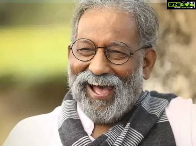 Swasika Instagram - ആദരാഞ്ജലികൾ വേണു ചേട്ടാ 🙏 ഒരു മികച്ച ഇതിഹാസ നടൻ എന്നതിലുപരി ഒരു നല്ല വ്യ്കിതിത്വത്തിന്റെ ഉടമ കൂടി ആയിരുന്നു. ഈ വേർപാട് മലയാള സിനിമയ്ക് തീരാ നഷ്ടം തന്നെയാണ് .പരിചയപ്പെടാനും സംസാരിക്കാനും കൂടെ അഭിനയിക്കാനും സാധിച്ചത് ഒരു ജന്മ പുണ്യമായി കരുതുന്നു .🙏🌹 #rip #ripnedumudivenu #nedumudivenu