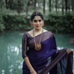 Swasika Instagram - When you feel beautiful yourself. 😍 Makeup : @abilashchickumakeupartist Saree : @ruuhbythebrandstore @thebrandstorebyfebitha Photography: @a10__photography #swasika #swasikavj #swasikavijay #sareelove #agoodday #gratitude #eveningpost #riverside #bluesaree #photoshoot