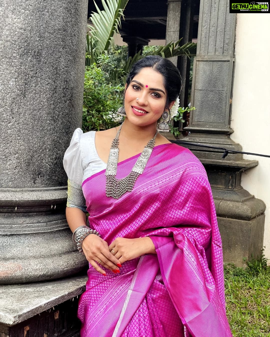 Swasika Instagram - The day you take complete responsibility for yourself, the day you stop making any excuses, that’s the day you start to the top. ~ O.J. Simpson Makeup : @abilashchickumakeupartist Saree : @diya_fashion___ #swasika #swasikavj #redcarpet #amritatv #swasikavijay #pinksaree #sareelove