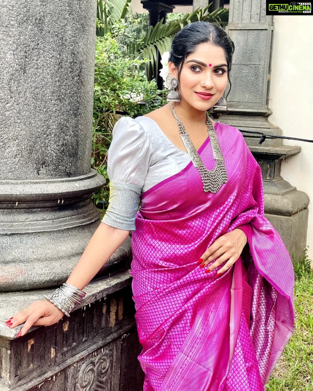 Swasika Instagram - The day you take complete responsibility for yourself, the day you stop making any excuses, that’s the day you start to the top. ~ O.J. Simpson Makeup : @abilashchickumakeupartist Saree : @diya_fashion___ #swasika #swasikavj #redcarpet #amritatv #swasikavijay #pinksaree #sareelove