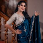 Swasika Instagram – Bits of Glitters and Sparkles ✨
Styling @jaffarimaam
Makeup @abilashchikumakeupartist
Saree @kurdhishdesigns
Photo @abindhu_photography

#swasika #swasikavj #swasikavlogs #swasikactress