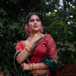 Swasika Instagram - Happy Vijayadashami 🪔 Styling @jaffarimaam Makeup @abilashchickumakeupartist Outfit @rayan_silks Jewellery @parakkatt_jewels Photo: @abindhu_photography Assisted @jabirr_jabi @prajithcpwayanad #happyvijayadashami #vijayadashami #swasika #swasikavj #swasikavijayactress
