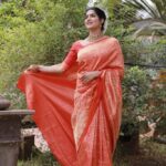 Swasika Instagram - For the love for traditional looks . Muse : @swasikavj Saree: @atmasignature Ornaments: @inikacollections Makeup : @abilashchickumakeupartist Photography: @midhinlal #swasika #swasikavj #swasikavlogs #swasikavijayactress #abilashchickumakeupartist