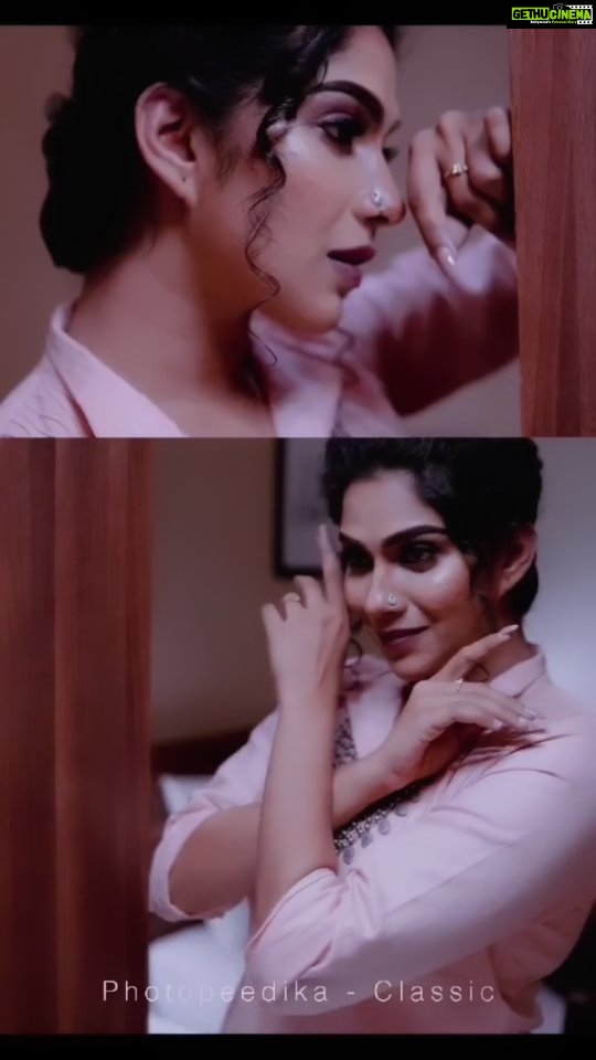 Swasika Instagram - π Video : @photopeedika_classic Costume: @klumbyprajinajaanaki MUA @mukeshmuralimakeovers #swasika #swasikavj #swasikavlogs #swasikactress #swasikavijayactress #chamathsangeeth #manikemagehithe #reelcheyufeelcheyu #reelsinstagram #reelitfeelit