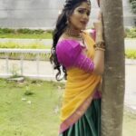 Swasika Instagram - One of my favourite song🥰 Makeup : @abilashchickumakeupartist Costume : @babe_by_minnumariya #swasikavj #swasika #meerajasmine #kunchakoboban #kasthuriman #dance #reelitfeelit #reelsinstagram #reelsofinstagram #reelcheyyufeelavvu #reelcheyufeelcheyu #bigboss