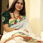 Swasika Instagram - Happy Onam ! Saree : @navamimypassionyourfashion Photography: @aseem_._mohammed #swasika #swasikavj #swasikavlogs #swasikactress #onam #onamvibes #keralasaree #setsaree