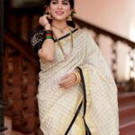 Swasika Instagram - Happy Onam🏵 Makeup : @abilashchickumakeupartist Saree : @ruuhbythebrandstore and @thebrandstorebyfebitha Jewellery: @inikacollections Flowers : @renjinidas.r Photography: @karuntvm #happyonam #onam #swasika #swasikavijay #swasikaactress