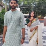 Swasika Instagram - Nila and Nikhil's Onam 🥰 #swasikavj #premjacob #nilanikhil #zeekeralam #manampolemangalyam