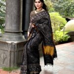 Swasika Instagram - "Despite the forecast, live like it's spring" Makeup: @abilashchickumakeupartist Beautiful saree by : @klumbyprajinajaanaki Jewellery: @planetjewel Stylist: @shinu_ushas #swasika #swasikavj #swasikavlogs #swasikaproductions #swasikavijay