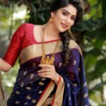 Swasika Instagram - Embellished in Beauty ! Makeup: @abilashchickumakeupartist Saree : @thebrandstorebyfebitha Photography: @midhinlal #swasika #swasikavj #swasikavlogs #swasikavijayactress #sareelove #templejewellery #redcarpet #amritatv #saree #sareelook