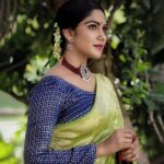 Swasika Instagram - Feelings come and go like clouds in a windy sky. Conscious breathing is my anchor. Makeup: @abilashchickumakeupartist Saree : @thebrandstorebyfebitha Photography: @midhinlal #swasika #swasikavj #swasikavlogs #swasikactress #swasikavijayactress #saree #sareelove #greensaree