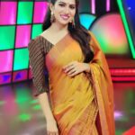 Swasika Instagram - You just can't stop smiling on a beautiful day. Makeup: @mukeshmuralimakeovers Costume : @_helenswardrobe_ @amritatv #redcarpet #swasika #swasikavijay