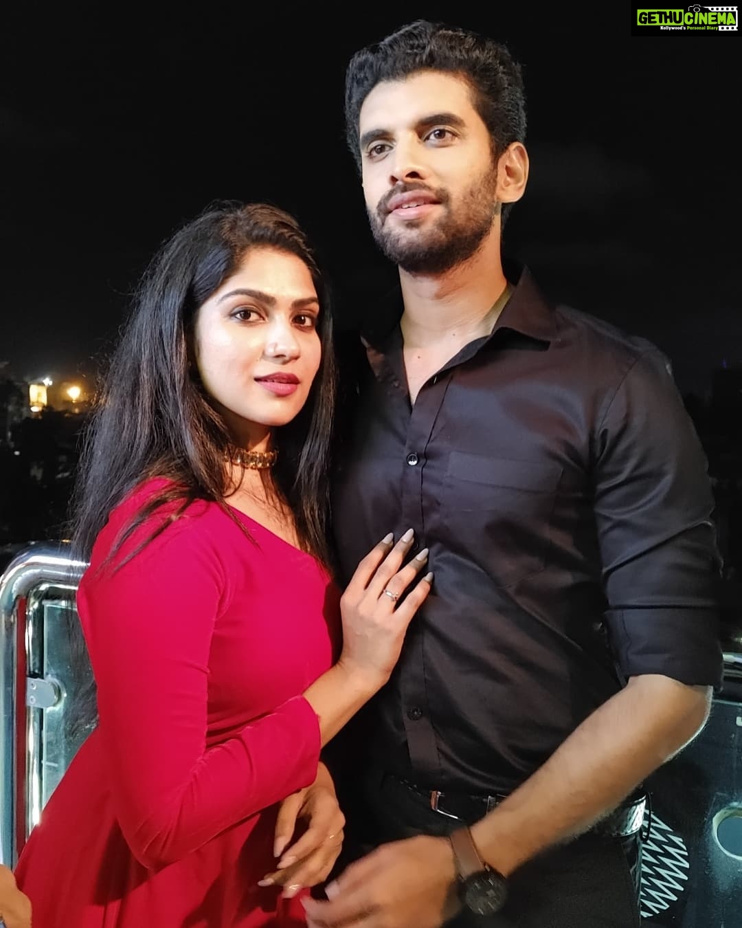 Swasika Instagram - Song Shoot Scenes with @premjacob06 🥰 #swasika #swasikavj #swasikavijayactress #swasikavlogs #nilanikhil #premjacob#zkeralam# Costume @thanuzbridalboutique Stylist @nithinju Jewelleries @ratnangi2018