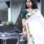 Swasika Instagram - Happy Onam ! Saree : @navamimypassionyourfashion Photography: @aseem_._mohammed #swasika #swasikavj #swasikavlogs #swasikactress #onam #onamvibes #keralasaree #setsaree