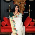 Swasika Instagram - Pepping up with some pre onam getups ! Saree : @navamimypassionyourfashion Photography: @anand_kovalam #swasika #swasikavj #swasikavlogs #swasikactress #onam #onamvibes #keralasaree #setsaree