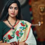 Swasika Instagram - Pepping up with some pre onam getups ! Saree : @navamimypassionyourfashion Photography: @anand_kovalam #swasika #swasikavj #swasikavlogs #swasikactress #onam #onamvibes #keralasaree #setsaree