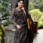 Swasika Instagram - "Despite the forecast, live like it's spring" Makeup: @abilashchickumakeupartist Beautiful saree by : @klumbyprajinajaanaki Jewellery: @planetjewel Stylist: @shinu_ushas #swasika #swasikavj #swasikavlogs #swasikaproductions #swasikavijay