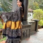 Swasika Instagram - "Despite the forecast, live like it's spring" Makeup: @abilashchickumakeupartist Beautiful saree by : @klumbyprajinajaanaki Jewellery: @planetjewel Stylist: @shinu_ushas #swasika #swasikavj #swasikavlogs #swasikaproductions #swasikavijay