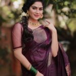 Swasika Instagram - Happy Atham 🏵 Makeup : @abilashchickumakeupartist Saree : @ruuhbythebrandstore and @thebrandstorebyfebitha Jewellery: @inikacollections Flowers : @renjinidas.r Photography: @karuntvm #happyatham #atham #onam #swasika #swasikavijay #swasikaactress