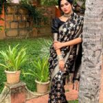 Swasika Instagram – Happiness is when what you think, what you say, and what you do are in harmony.
Makeup : @abilashchickumakeupartist 
Saree : @tojofficial
Blouse : @julahabyarchananair

#swasikavj #swasikavlogs #blacksaree #keralagram