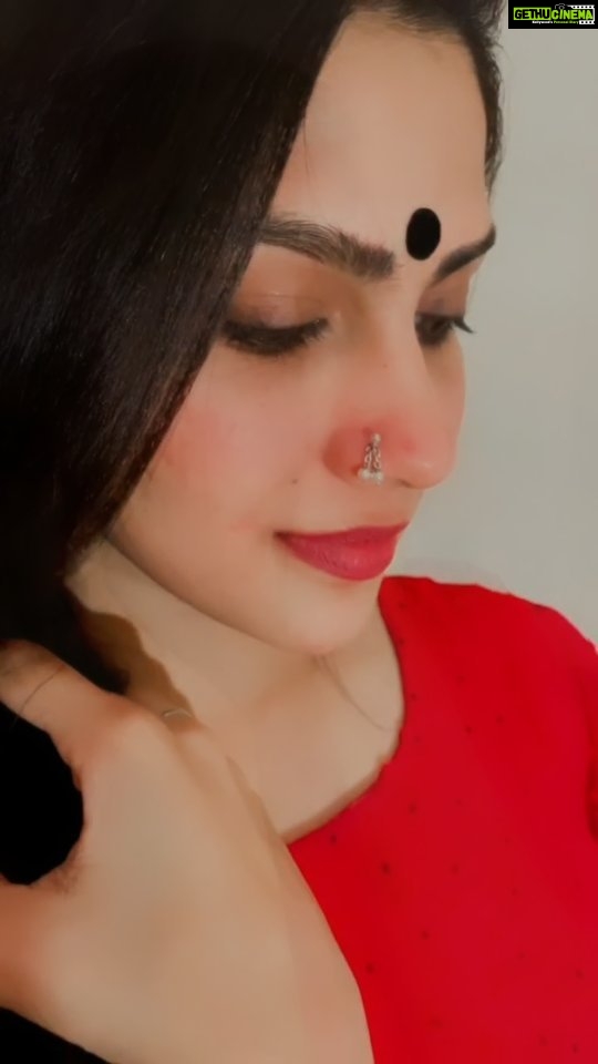 Swasika Instagram - For my love for Mookuthi 's.❣ Beautiful nose stud collections from : @ruhincollectionz Video Credits : @abilashchicku #swasikavj #swasika #swasikavlogs #swasikafilms #swasikavijay #mookuthilove #nosering #nosestud #piercings #ruhincollectionz #reelitfeelit #reels #justreeling #apsaraaali #apsaraali