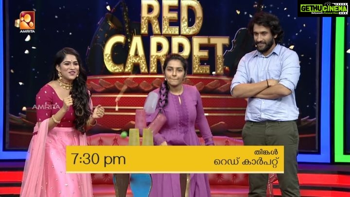 Swasika Instagram - കൂടുതൽ പുതുമകളോടെ റെഡ് കാർപെറ്റ് ഇനി നിങ്ങളുടെ സ്വന്തം അമൃത ടീവിയിൽ രാത്രി 7:30 ന് . മറക്കാതെ കാണുക . @amritatv @rajishavijayan @being_rootedd #swasikavj #redcarpet #rajishavijayan #amritatv #gameshow
