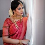 Swasika Instagram - Blings , Bliss and the Bridal Look ! A bridal makeover shoot for @divzz_makeup_studio #swasikavj #swasika #swasikvlogs #bridallook #bridesofkerala #bridesofindia