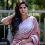Swasika Instagram - Do more things that light you up. Become lit from within.  Photography : @christy_sherly_ Location : @fragrantnature , Munnar Wearing @conlangclothing #swasika #swasikavj #swasikaactress #swasikavijay #malayalamactress #fragrantnature #munnar #munnarclicks