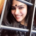 Swasika Instagram - "Be thou the rainbow in the storms of life. The evening beam that smiles the clouds away, and tints tomorrow with prophetic ray."- Lord Byron Some Random Clicks from Home 😄 #swasikavj #swasika #swasikactress #swasikavlogs #swasikavijay
