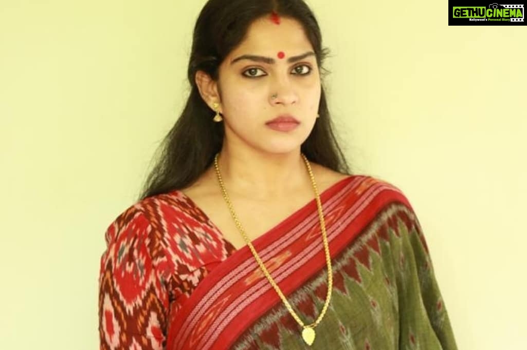 Swasika Instagram - The Vidhya Mode ! Some stills from the shoot of Thudarum 2. Happy to get so many positive reviews from everyone. If you haven't watched it yet , do watch it soon and let me know the feed back. @ram.mohan_ @bilahari_experiments #swasikavj #swasika #swasikaactress #thudarum2