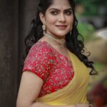 Swasika Instagram - When the wind played along with the drape and poses. Mua : @rosepetalsbridalmakeup Stylist : @rashmimuraleedharan Photographer @reshma_photography Saree : @ladies_planet_ Jewellery: @ladies_planet_rental_jewellery #swasika #swasikavj #yellowdrape #yellowlove #drapelove #sareelove #amritatv #redcarpet