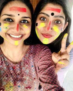 Swasika Instagram - Some snaps from the painting fun we had during the DIY home decors day ! #swasikavj #swasika #swasikavlogs #swasikavijayactress #diyhomedecors