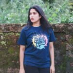 Swasika Instagram – Wearing the celebration of colours , class and craftsmanship from @englishcolours .
Thank you @englishcolours for this beautiful and comfy t-shirt. 

Photography: @sachinmohandasphotography 

#swasika #swasikavj #swasikavlogs #swasikactress #englishcolours #englishcoloursclothing