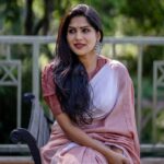 Swasika Instagram - Do more things that light you up. Become lit from within.  Photography : @christy_sherly_ Location : @fragrantnature , Munnar Wearing @conlangclothing #swasika #swasikavj #swasikaactress #swasikavijay #malayalamactress #fragrantnature #munnar #munnarclicks