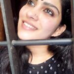 Swasika Instagram - "Be thou the rainbow in the storms of life. The evening beam that smiles the clouds away, and tints tomorrow with prophetic ray."- Lord Byron Some Random Clicks from Home 😄 #swasikavj #swasika #swasikactress #swasikavlogs #swasikavijay