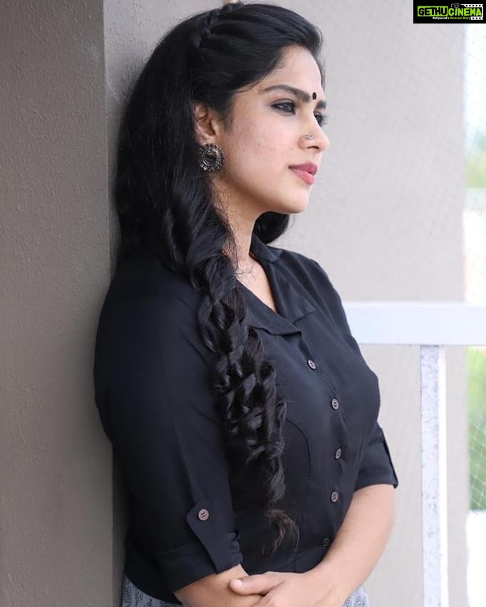 Swasika Instagram - “Let the beauty of what you love be what you do.” – Rumi #swasika #swasikavj #swasikavijay #swasikaproductions #swasikablogs #swasikavlogs #swasikactress #blackandwhite #malayalamactress #malayalammovie #movieactress #malayalamcinema