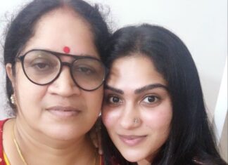 Swasika Instagram - Happy Birthday AMMA😘❤️🥳🥳 Thank u for being with me ❤️ Love u ammeeeeee❤️❤️❤️