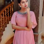 Swasika Instagram - Happiness is in the moment 💗 Costume: @elzas_couture Styling : @nithinju @sree_0203 #swasika #swasikavj #swasikaactress #swasikaproductions #swasikavlogs #malayalamactress #redcarpet #amritatv