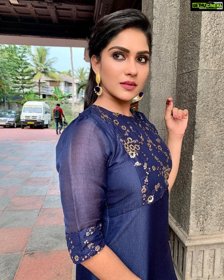 Swasika Instagram - They say the future is unknown, and largely it is, but you can do things today that will influence your tomorrows, and that makes today a very powerful thing indeed. Costume : @zoul_designz Makeup : @mukeshmuralimukesh Styling : @nithinju @sree_0203 Stay safe , Stay Healthy. We shall overcome together. #weshallovercome #staysafe #swasikavj #swasikavijayactress #swasika