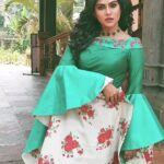 Swasika Instagram - “If you look the right way, you can see that the whole world is a garden.” Costume : @newwaveboutique Makeup : @mukeshmuralimukesh Stylist : @nithinju @sree_0203 #swasikavj #swasika #swasikavlogs #swasikaproductions #swasikavijay #greendress #floral #blackeyedpeas #blackeye #lookinglikeme