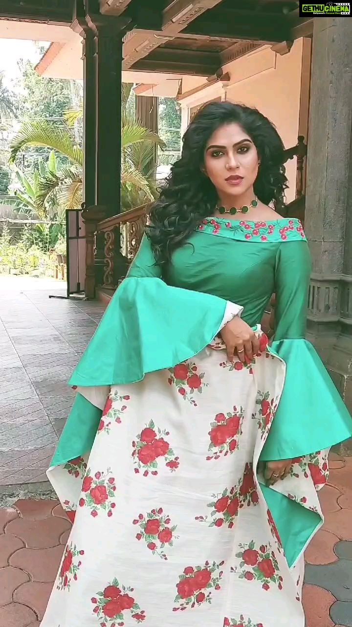 Swasika Instagram - “If you look the right way, you can see that the whole world is a garden.” Costume : @newwaveboutique Makeup : @mukeshmuralimukesh Stylist : @nithinju @sree_0203 #swasikavj #swasika #swasikavlogs #swasikaproductions #swasikavijay #greendress #floral #blackeyedpeas #blackeye #lookinglikeme