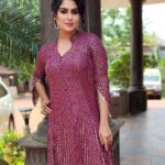 Swasika Instagram - Dressing up in a little extravaganza mode to leave a little sparkle ,wherever I go. Thank you @crysalzz_mijununizar for this beautiful long sparkling dress. I enjoyed wearing it. MUA @mukeshmuralimukesh Stylist @nithinju Earring @kaya_online_ #swasikavj #swasika #swasikavlogs #influencer #malayaliinfluencer #malayaliactress #malayalamactress #swasikaproductions #swasikavijay