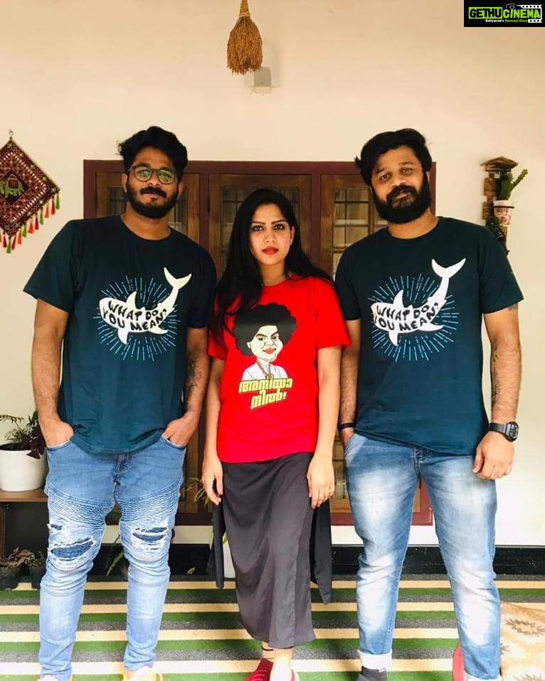 Swasika Instagram - Speak it out through what you wear ! Isn't that the trend ? I am in love with these meme T- shirts from @mydesignationofficial and yes their T - shirts can always make you smile. Me and my brothers are already their Fans❣ Visit @mydesignationofficial to explore their collections. #swasikavj #swasika #swasikactress #mydesignationofficial #tshirts #tshirtlove #tshirt #memetshirt #malayalammeme #malayali #malayalipoliyalle #withbro @d_maverick_ @_anand96_