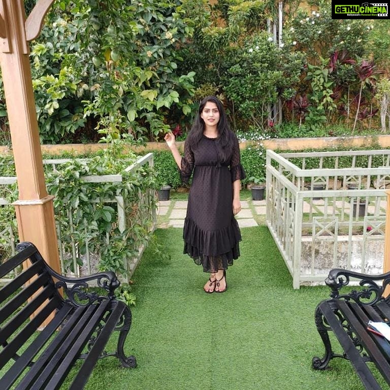 Swasika Instagram - I have always loved taking the scenic route and enjoying that vibe is priceless. Here is a random click from my morning stroll at @fragrantnature ,Munnar. The black dress from : @lepapillonkochi5 #fragrantnaturemunnar #fragrantnature #swasikavj #swasika #swasikactress #swasikavlogs