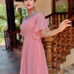 Swasika Instagram - Happiness is in the moment 💗 Costume: @elzas_couture Styling : @nithinju @sree_0203 #swasika #swasikavj #swasikaactress #swasikaproductions #swasikavlogs #malayalamactress #redcarpet #amritatv