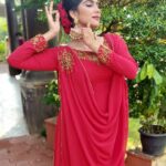 Swasika Instagram - Wear some brightness , embed yourselves with love and dance to the tune of life. Makeup : @mukeshmuralimukesh Stylist : @nithinju Costume : @elzas_couture #swasikavj #swasika #swasikalovers #swasikaproductions #swasikavijay #redcarpet #amritatv #malayaliactress