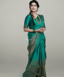 Swasika Instagram - A saree being the six yards of pure grace never tells you to fit in ,it makes you to stand out . And when it blends with the color of green it becomes the fresh emblem of well founded hopes . Here is one of my favourite saree from the wondrous saree collections from @swayamvarasilksindia Do visit their shops and fill your wardrobe with the best attires. #swasikavj  #swasikavlogs #swasikaactress #swasika #swasikalovers #swasikavijay #swasikaproductions #swayamvarasilks #swayamvarasilksindia MUA @mukeshmuralimukesh